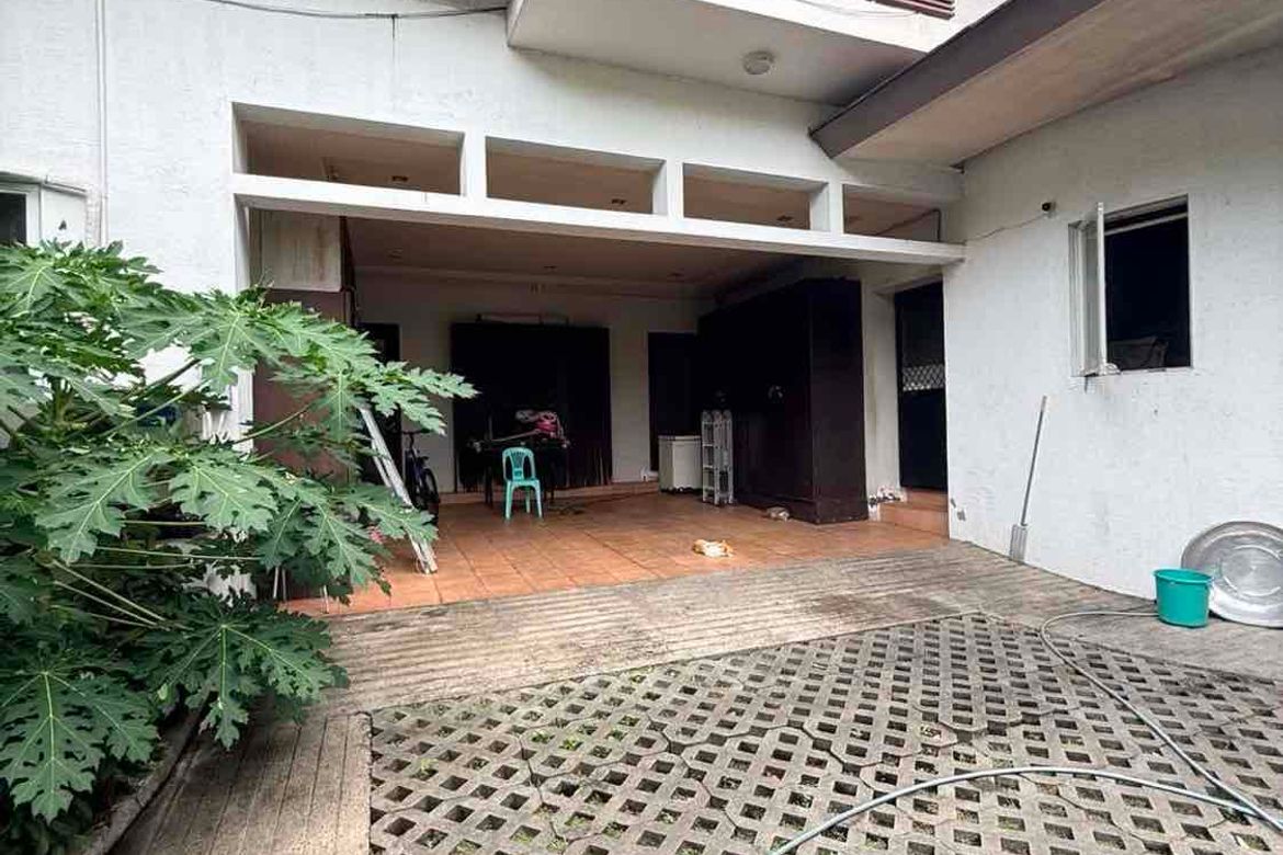 5 Bedroom House for Sale in Cabilang Baybay, Carmona, Cavite
