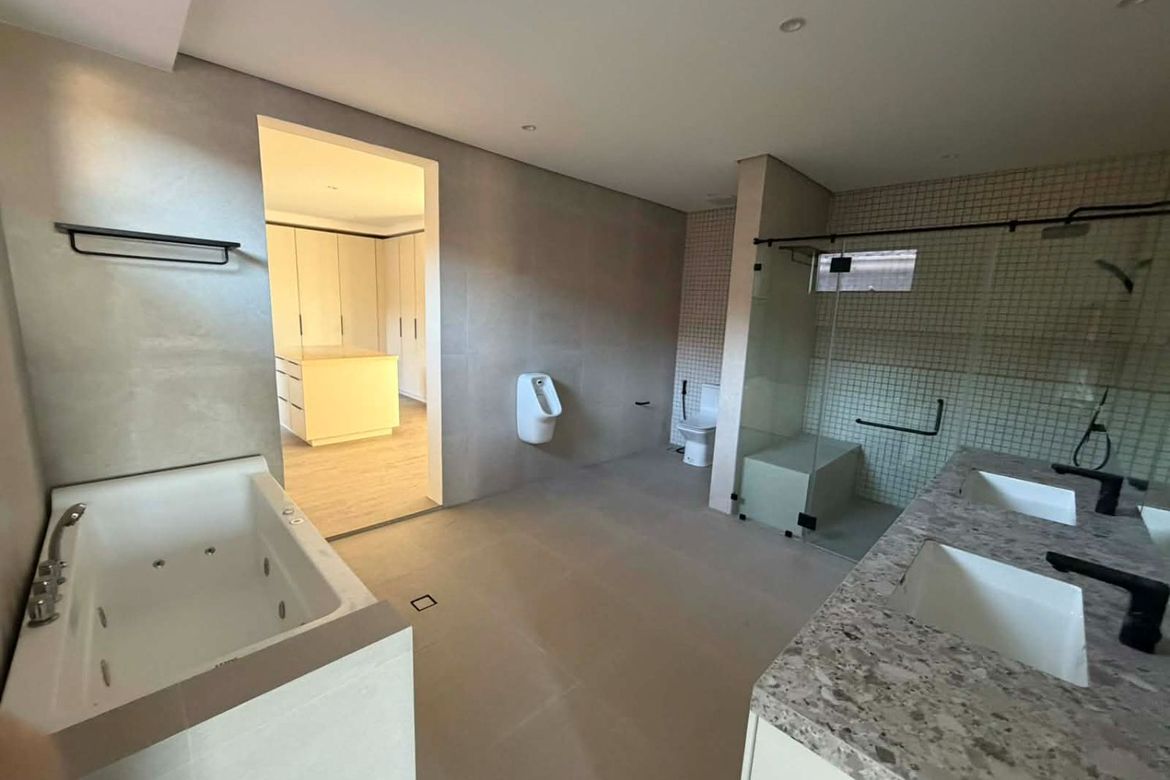 5 Bedroom House for Sale in Cabilang Baybay, Carmona, Cavite – photo 3