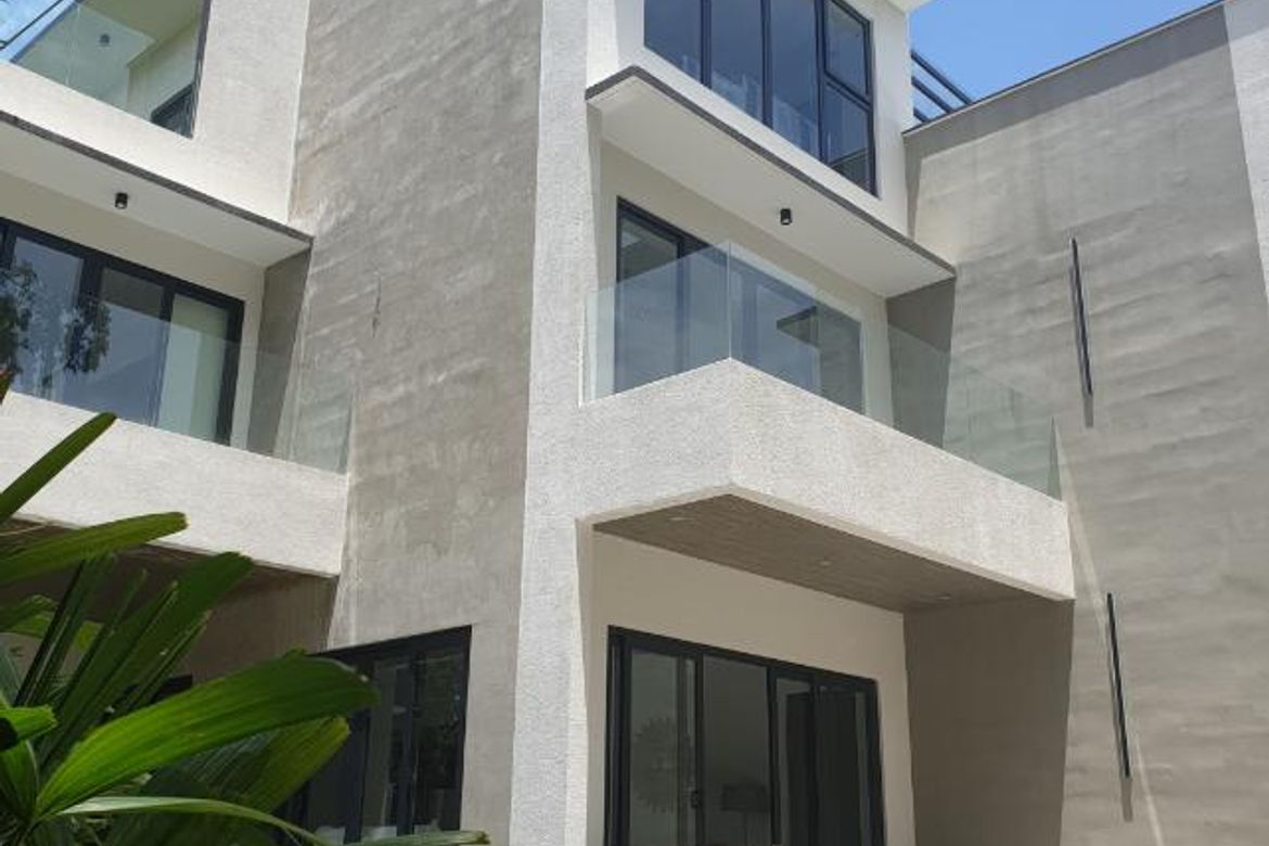 5 Bedroom House for Sale in Cabilang Baybay, Carmona, Cavite