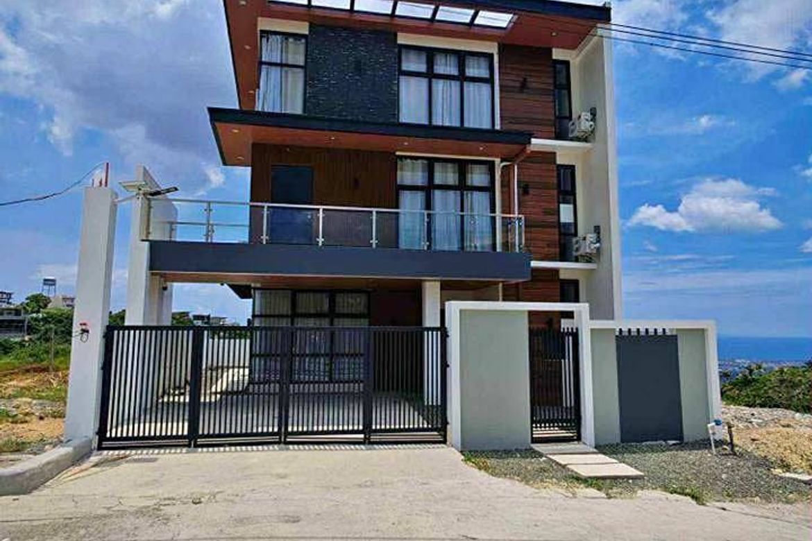5 Bedroom House for Sale in Cadulawan, Talisay, Cebu