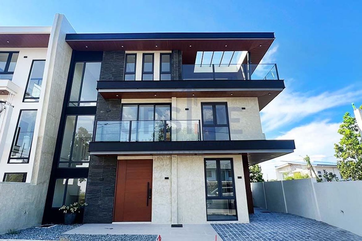 5 Bedroom House for Sale in Canlubang, Calamba, Laguna