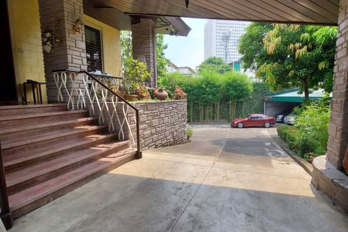 5 Bedroom House for Sale in Central, Quezon City, Metro Manila – photo 2