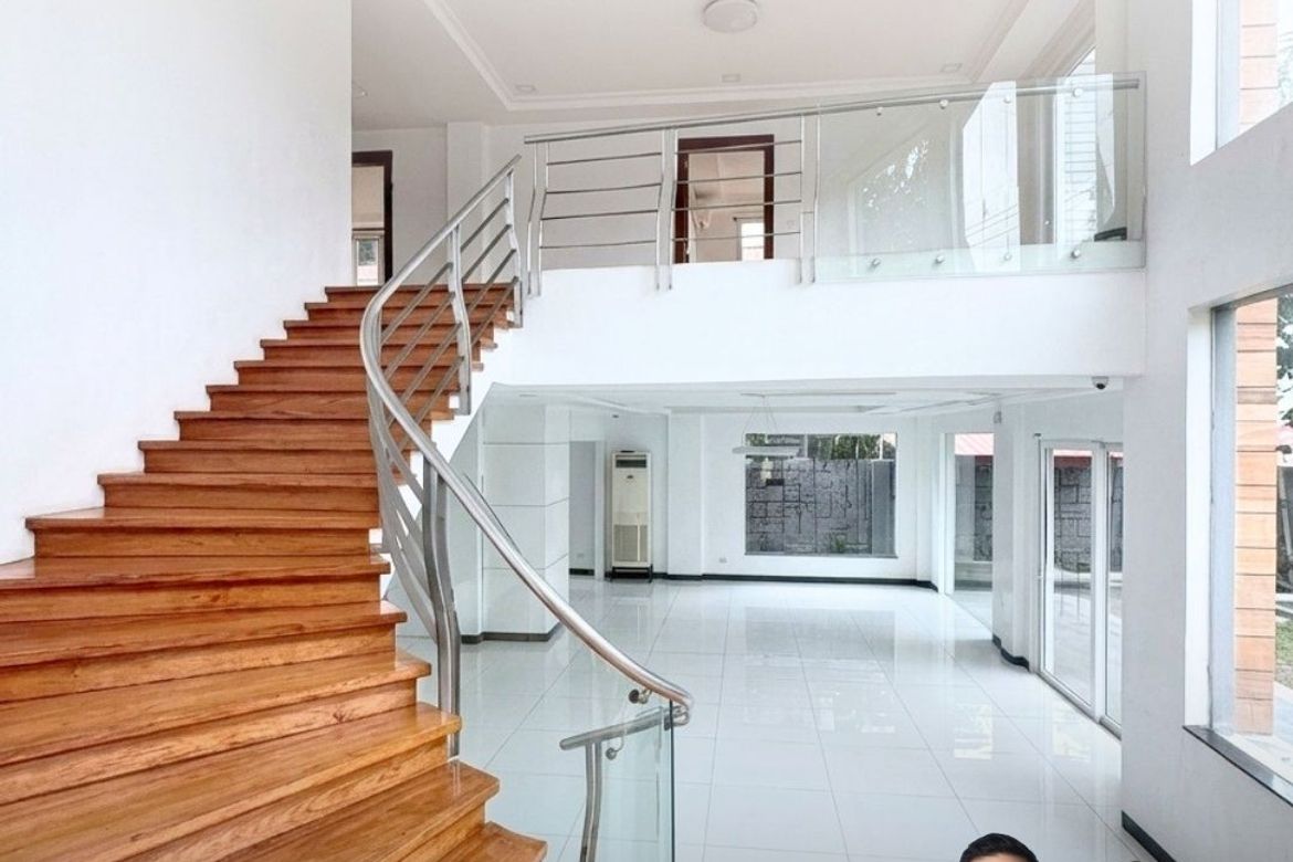 5 Bedroom House for Sale in Central, Quezon City, Metro Manila