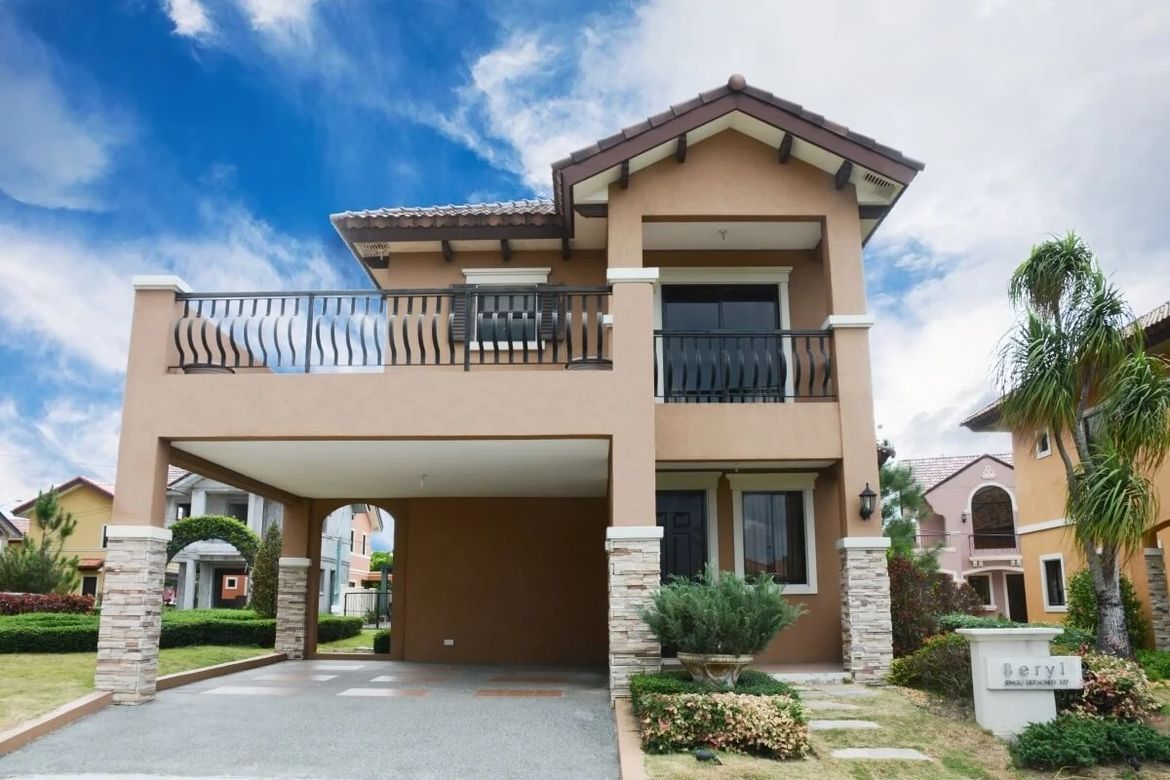 5 Bedroom House for Sale in Chateau Nissa at Provence, Longos, Malolos, Bulacan
