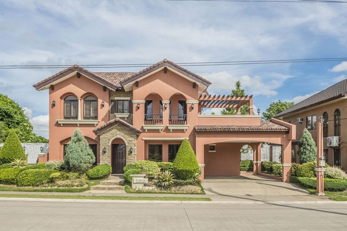 5 Bedroom House for Sale in Chateau Nissa at Provence, Longos, Malolos, Bulacan
