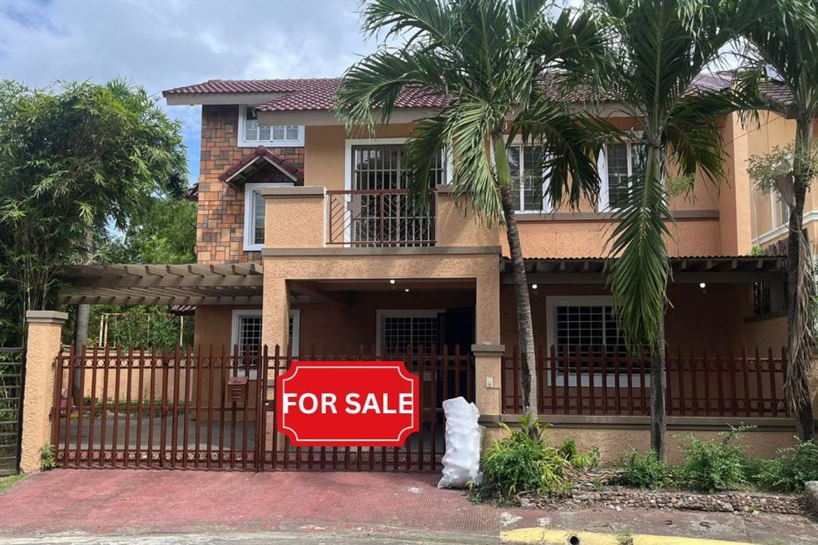 5 Bedroom House for Sale in CITTA ITALIA, Molino II, Bacoor, Cavite