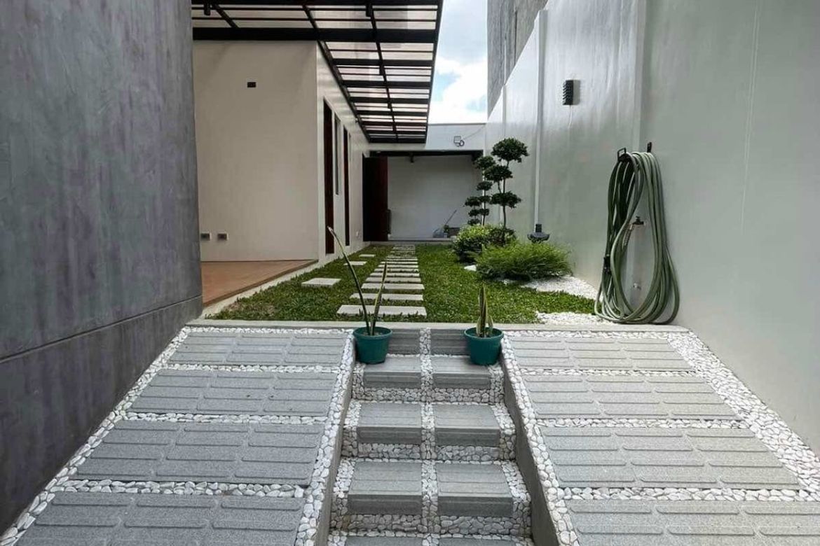 5 Bedroom House for Sale in Coloong, Valenzuela, Metro Manila – photo 2