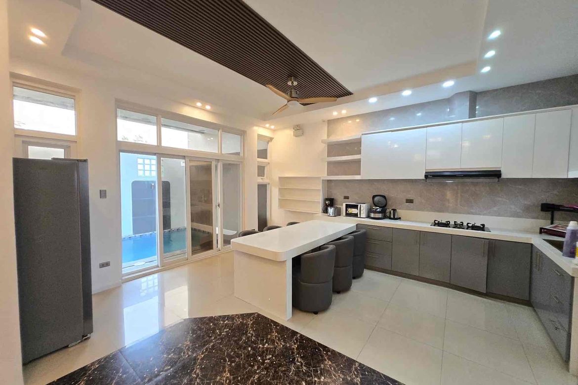 5 Bedroom House for Sale in Cuayan, Angeles, Pampanga – photo 4