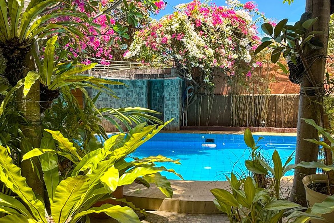 5 Bedroom House for Sale in Cupang, Muntinlupa, Metro Manila