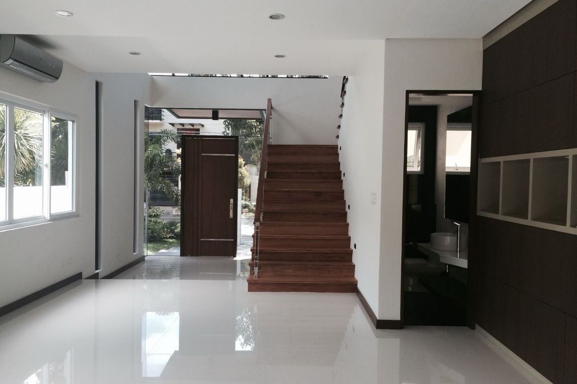 5 Bedroom House for Sale in Cupang, Muntinlupa, Metro Manila – photo 2