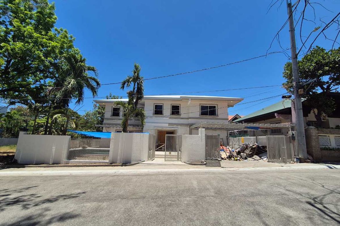 5 Bedroom House for Sale in Cupang, Muntinlupa, Metro Manila