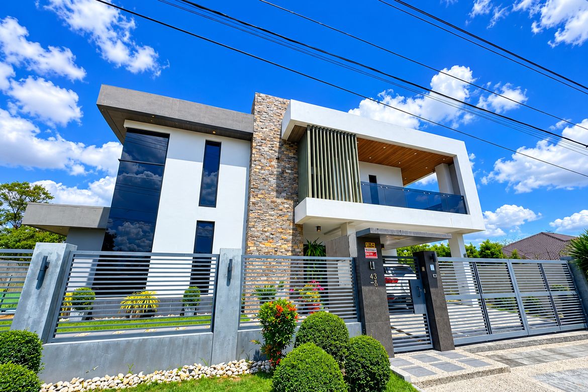 5 Bedroom House for Sale in Cutcut, Angeles, Pampanga