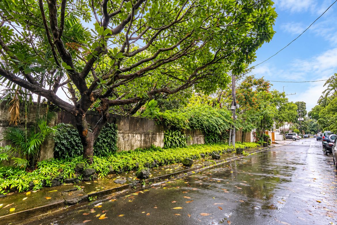 5 Bedroom House for Sale in Damayang Lagi, Quezon City, Metro Manila near LRT-2 J. Ruiz – photo 6