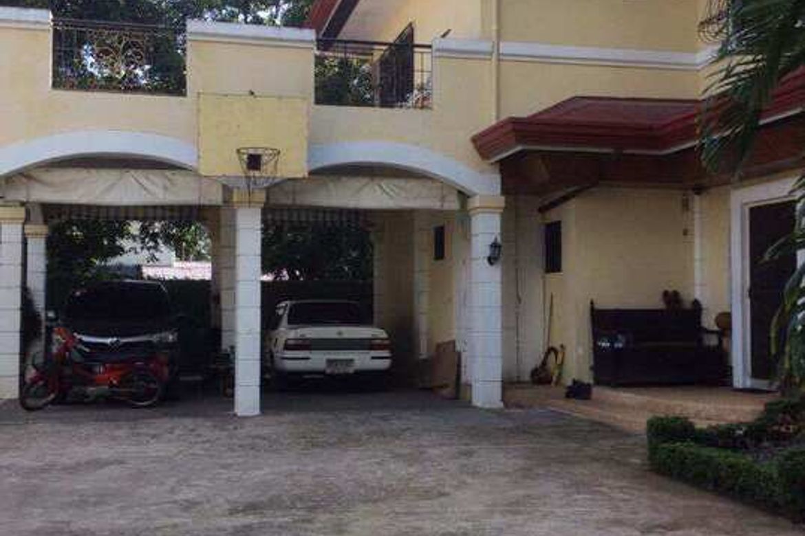 5 Bedroom House for Sale in Daro, Dumaguete, Negros Oriental
