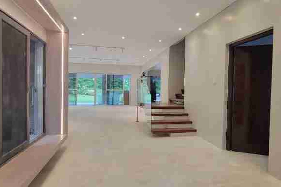 5 Bedroom House for Sale in Dasmariñas North, Makati, Metro Manila near MRT-3 Ayala