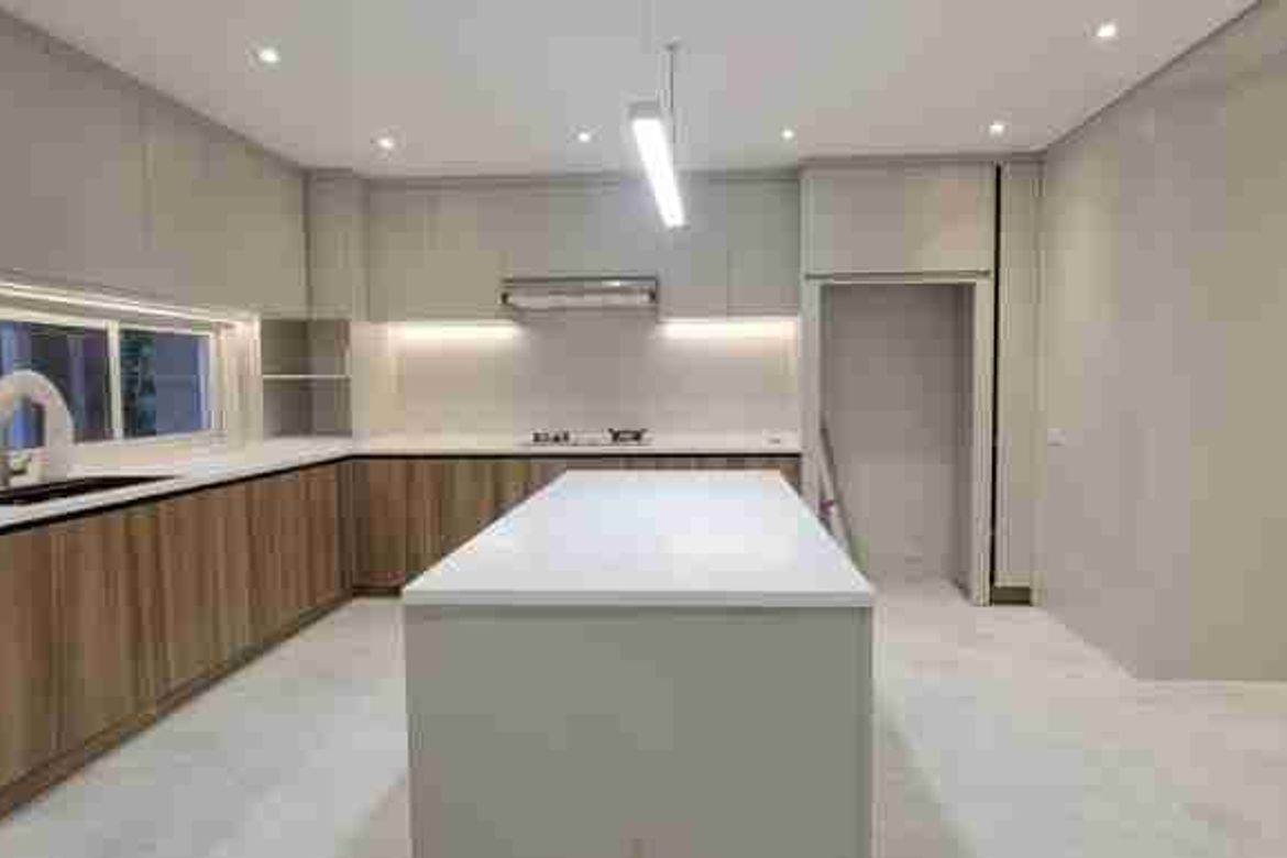 5 Bedroom House for Sale in Dasmariñas North, Makati, Metro Manila near MRT-3 Ayala – photo 8