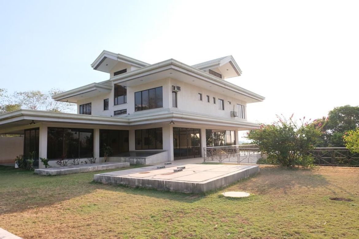 5 Bedroom House for Sale in Dela Paz, Antipolo, Rizal