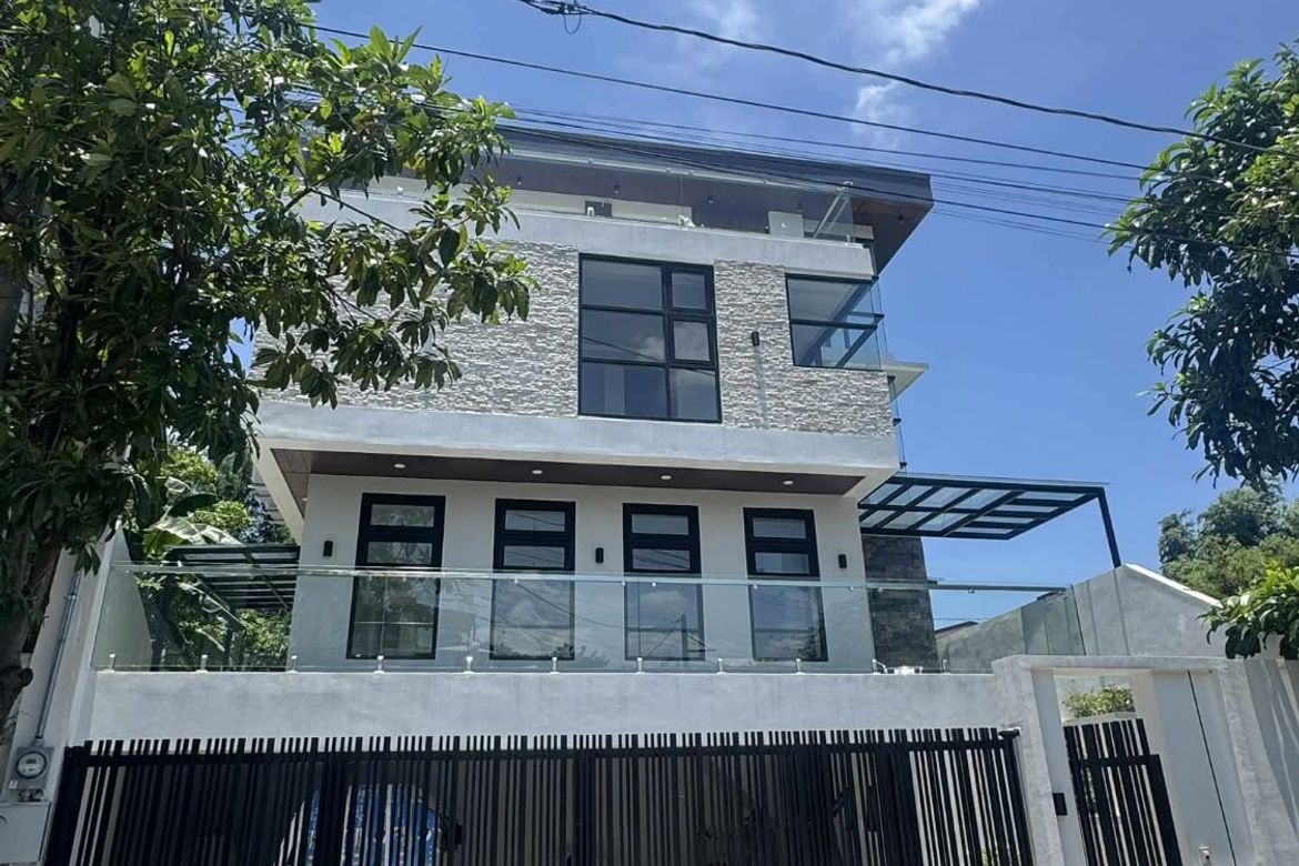 5 Bedroom House for Sale in Dolores, Taytay, Rizal