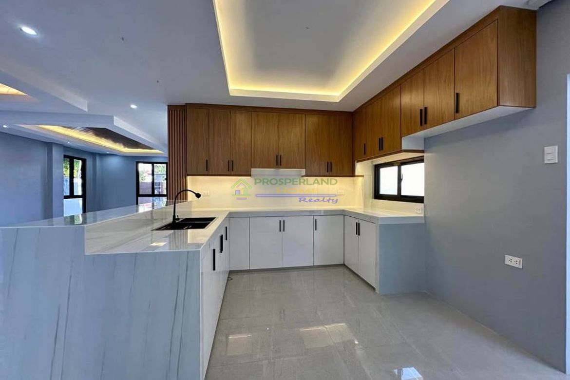 5 Bedroom House for Sale in Don Bosco, Parañaque, Metro Manila – photo 4