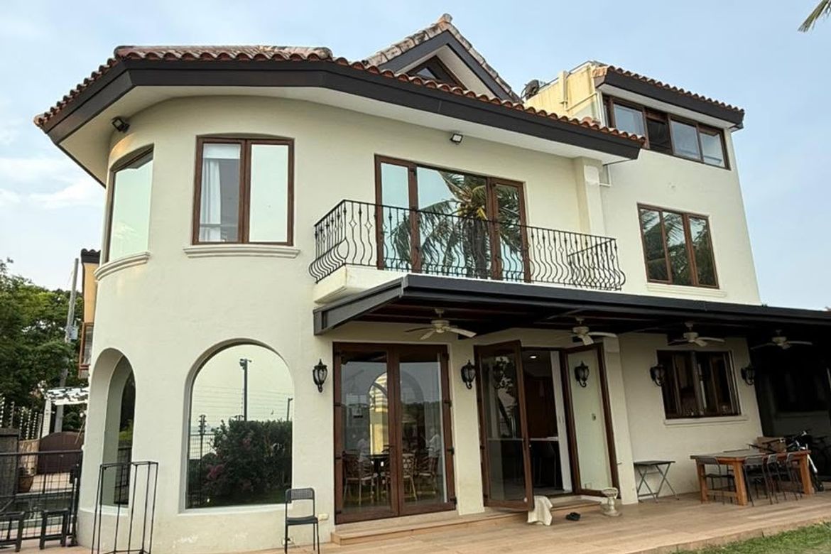 5 Bedroom House for Sale in Don Galo, Parañaque, Metro Manila – photo 3