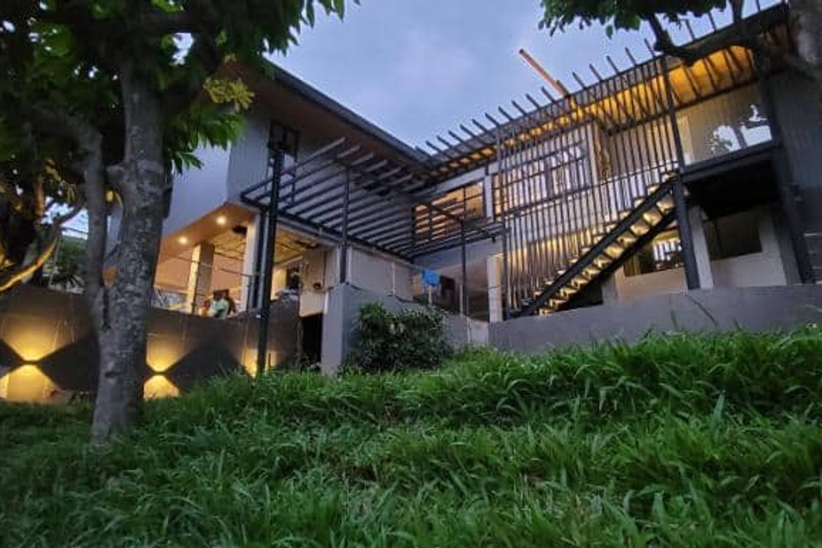 5 Bedroom House for Sale in Forbes Park North, Makati, Metro Manila near MRT-3 Buendia