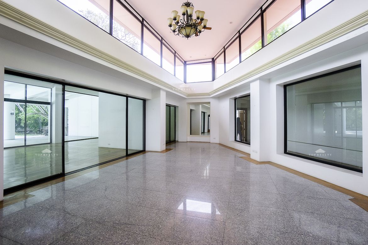 5 Bedroom House for Sale in Forbes Park North, Makati, Metro Manila near MRT-3 Buendia – photo 2
