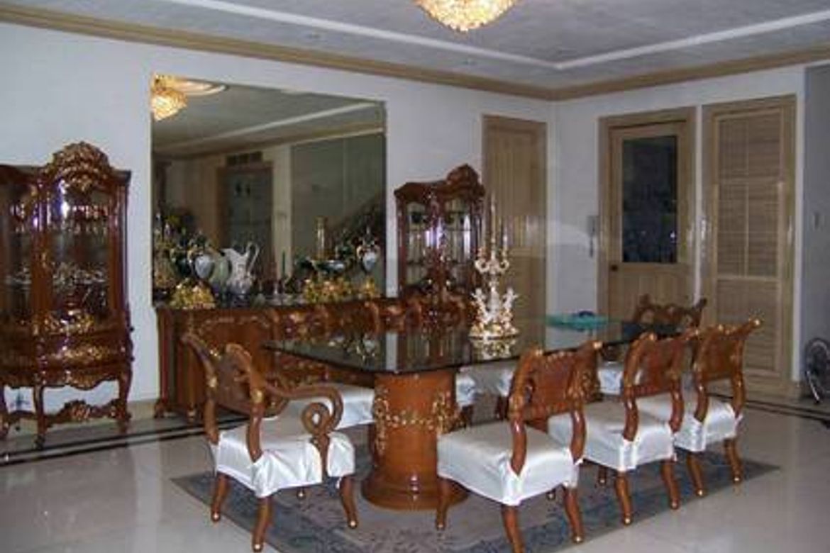 5 Bedroom House for Sale in Green Meadows, Ungka I, Pavia, Iloilo