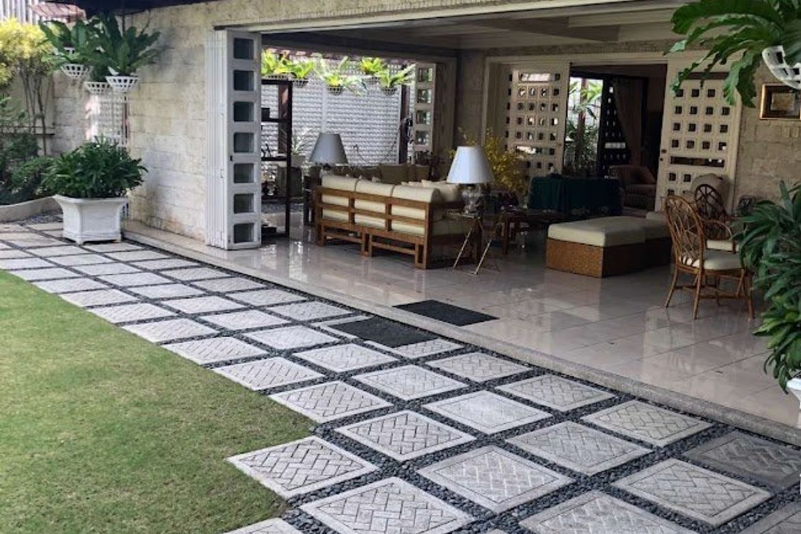 5 Bedroom House for Sale in Greenhills, San Juan, Metro Manila