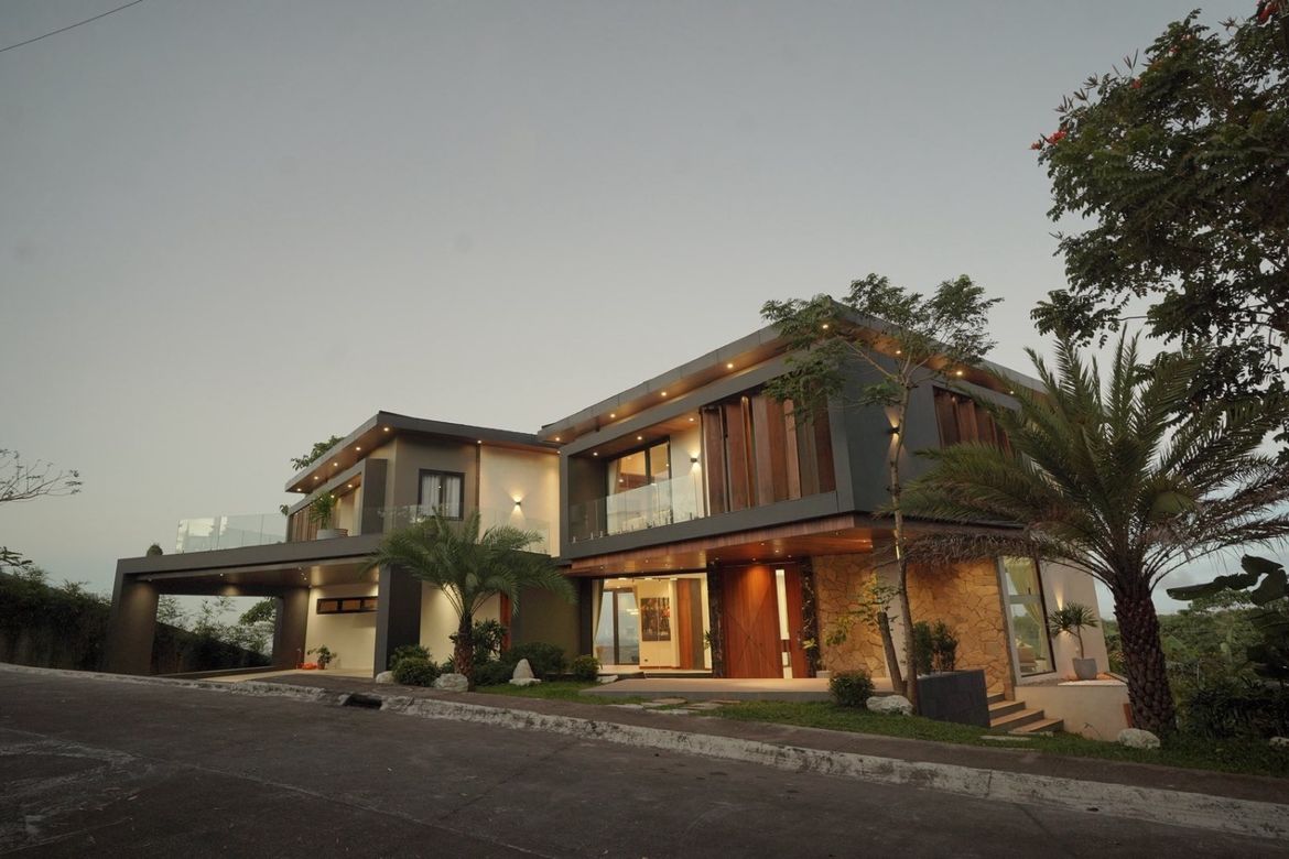 5 Bedroom House for Sale in Guitnang Bayan I, San Mateo, Rizal