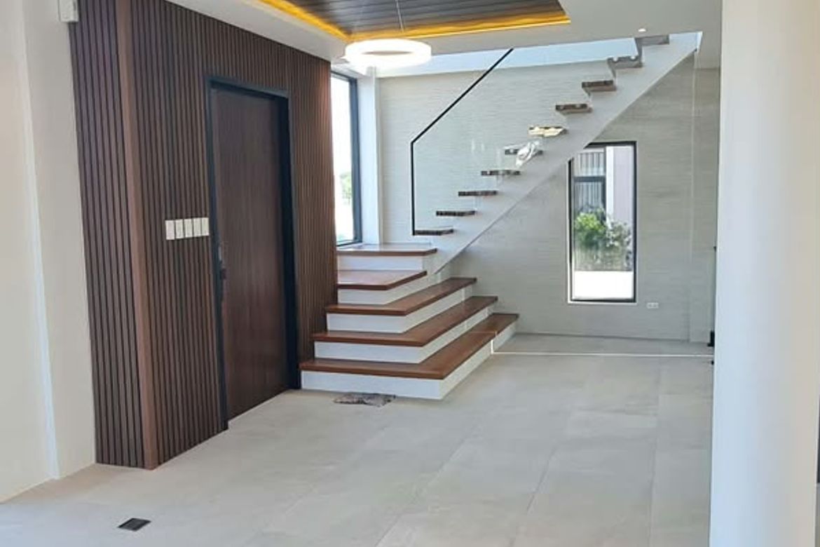 5 Bedroom House for Sale in Hornalan, Calamba, Laguna – photo 3