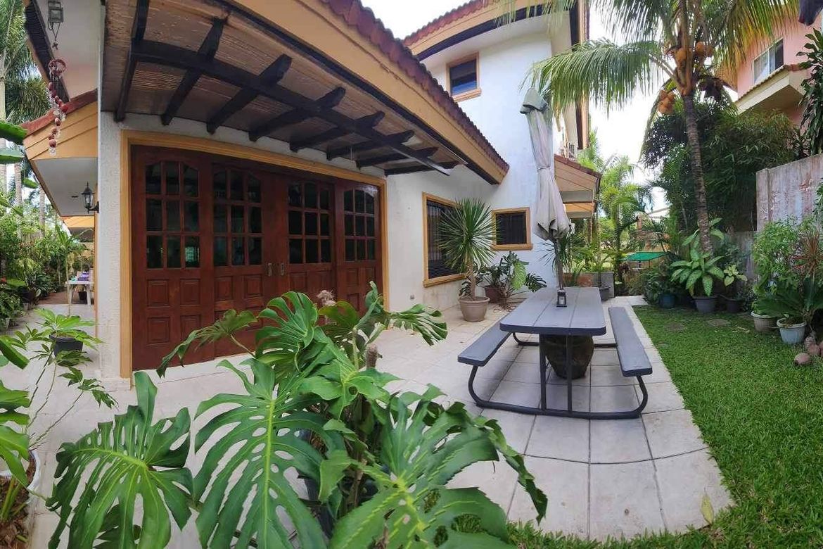 5 Bedroom House for Sale in Inchican, Silang, Cavite
