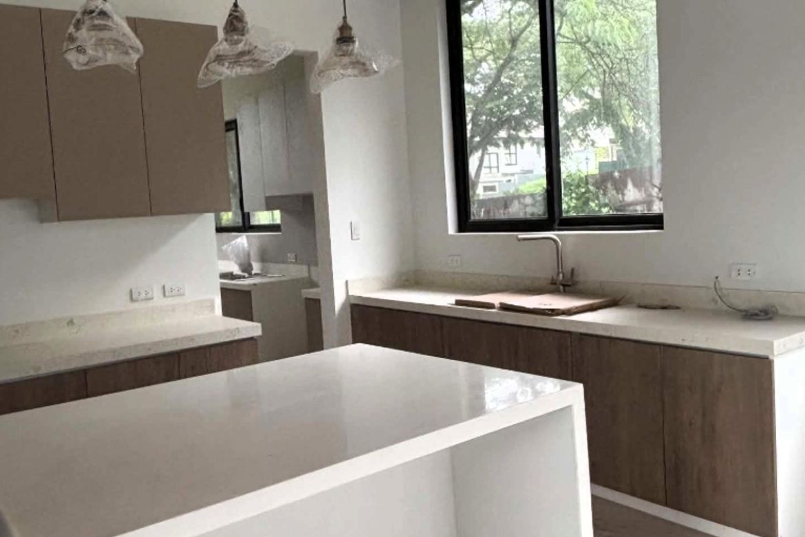 5 Bedroom House for Sale in Inchican, Silang, Cavite – photo 5