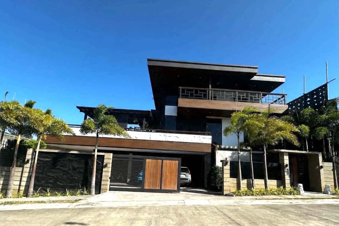 5 Bedroom House for Sale in Inchican, Silang, Cavite