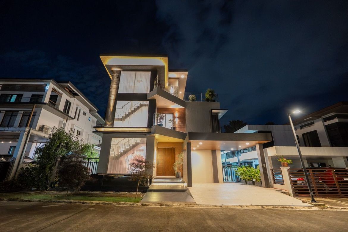 5 Bedroom House for Sale in Inchican, Silang, Cavite