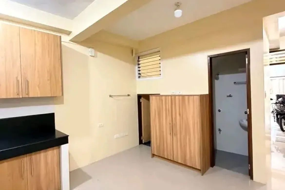 5 Bedroom House for Sale in Kamuning, Quezon City, Metro Manila near MRT-3 Kamuning – photo 4