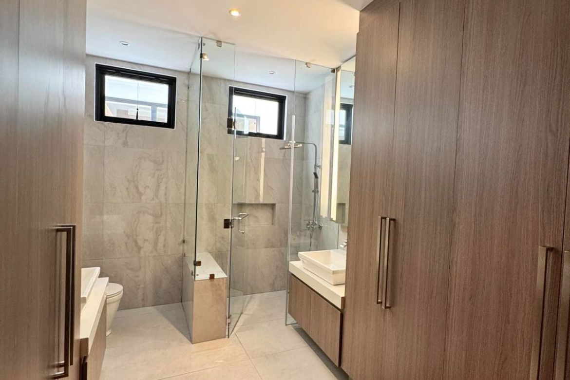 5 Bedroom House for Sale in Kapitolyo, Pasig, Metro Manila – photo 3