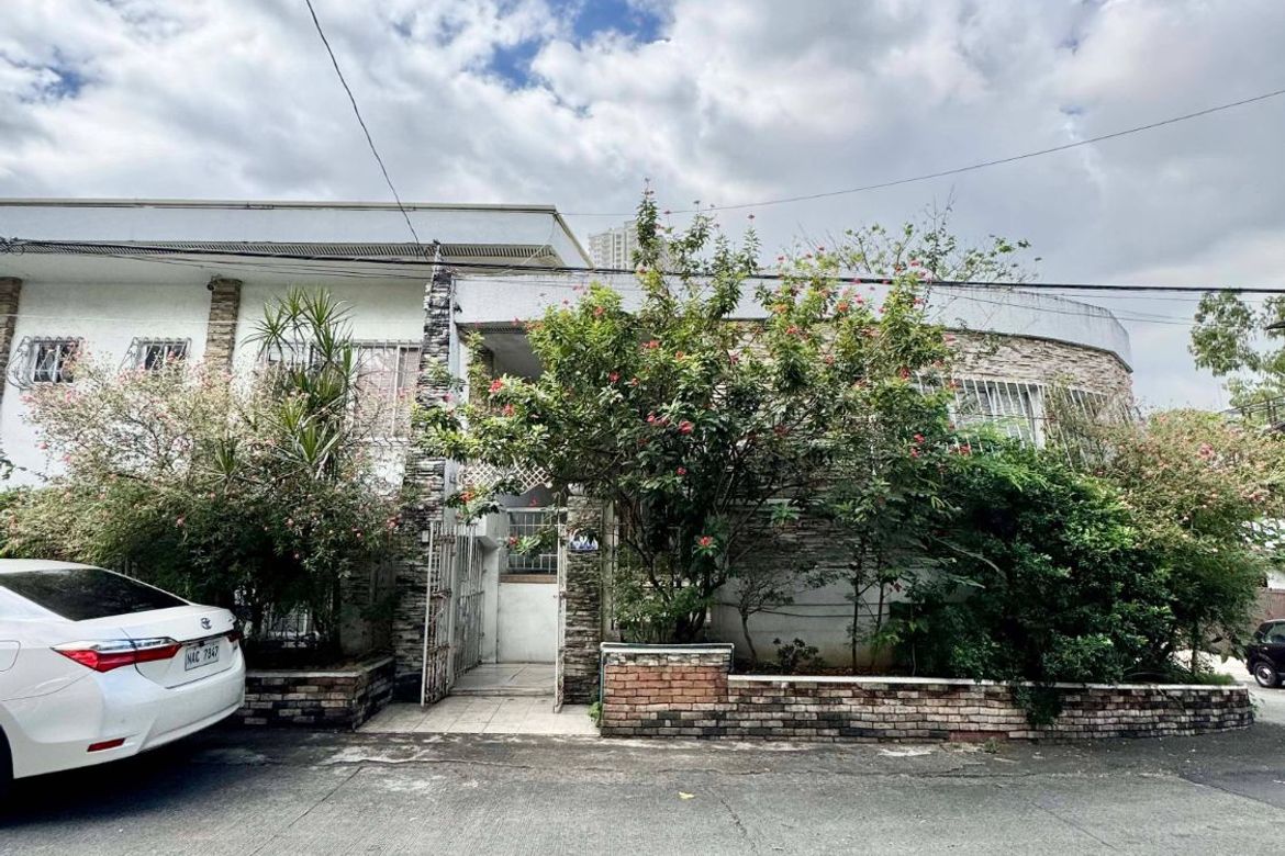 5 Bedroom House for Sale in Kapitolyo, Pasig, Metro Manila