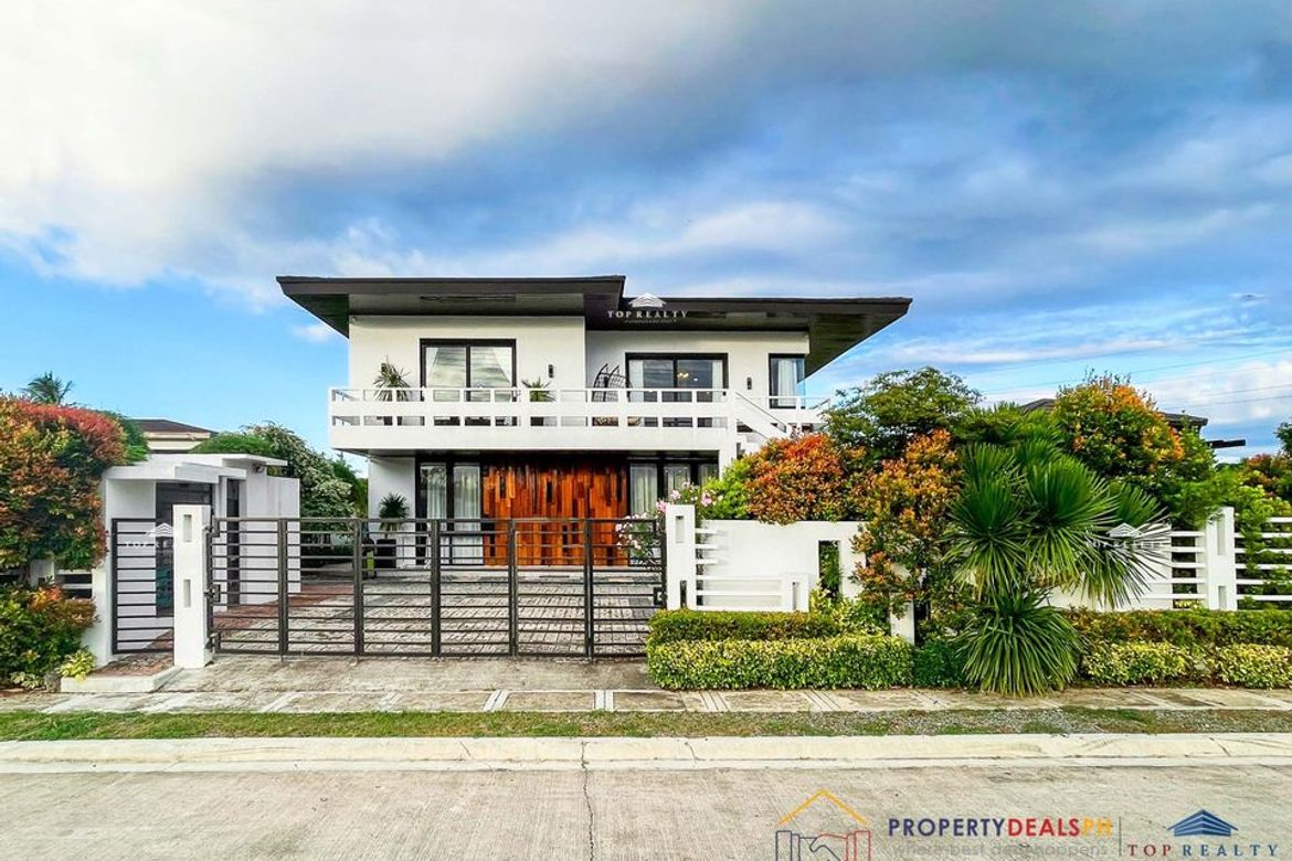5 Bedroom House for Sale in Laiya-Ibabao, San Juan, Batangas