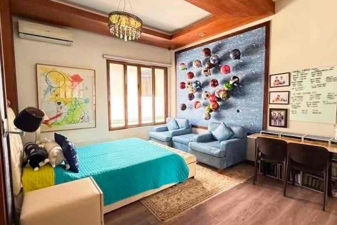 5 Bedroom House for Sale in Malanday, Marikina, Metro Manila – photo 6