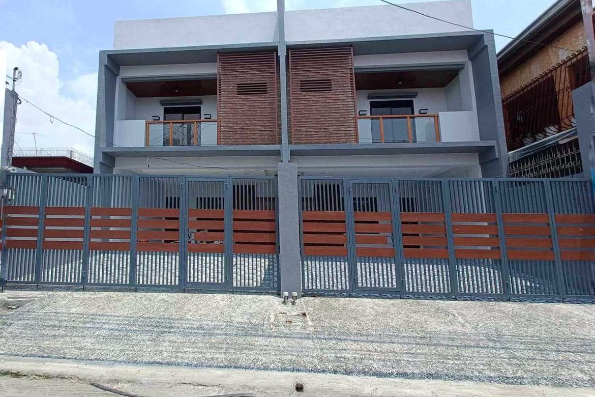 5 Bedroom House for Sale in Manuyo Uno, Las Piñas, Metro Manila