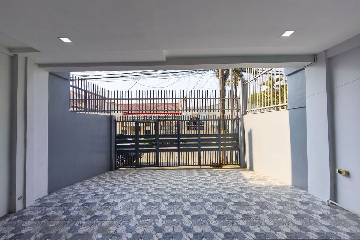 5 Bedroom House for Sale in Manuyo Uno, Las Piñas, Metro Manila – photo 3