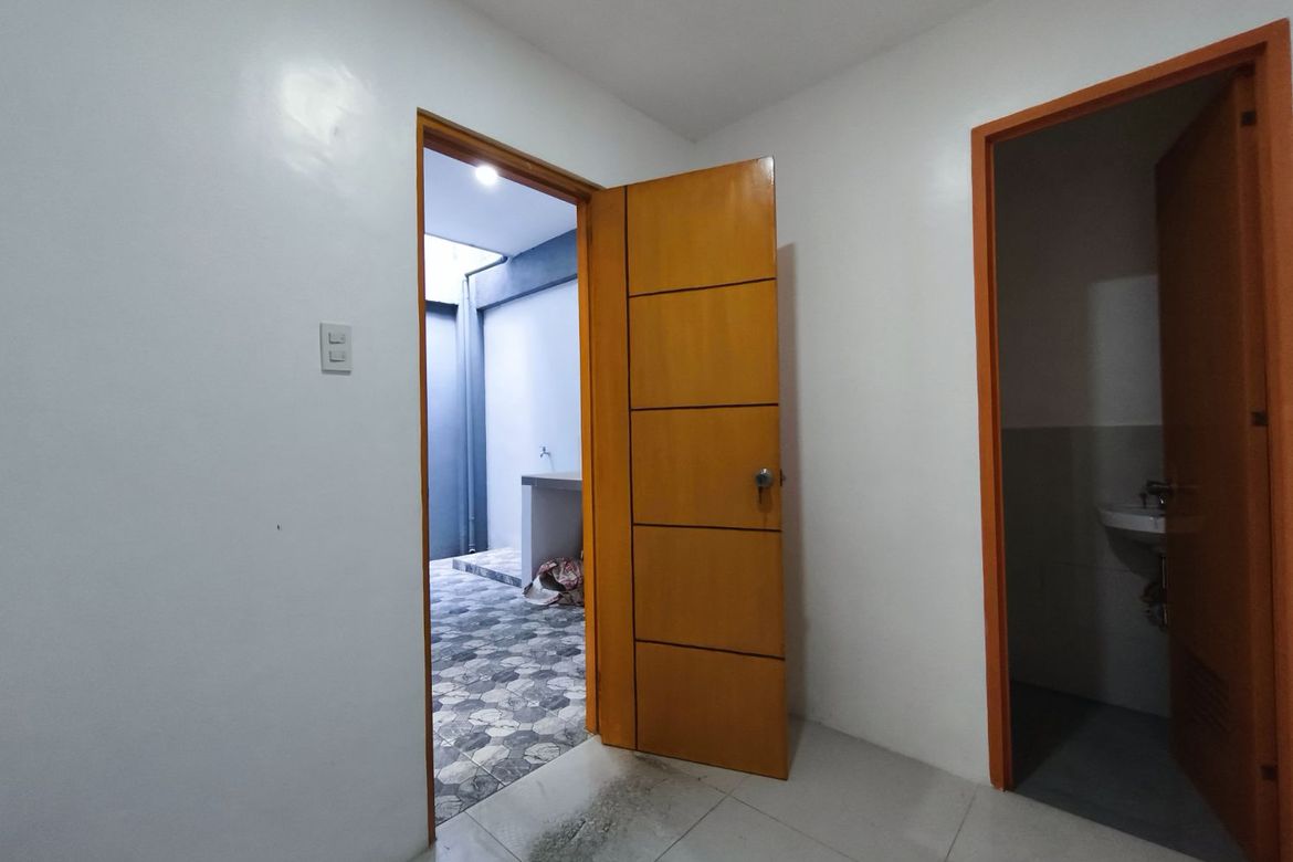 5 Bedroom House for Sale in Manuyo Uno, Las Piñas, Metro Manila – photo 8