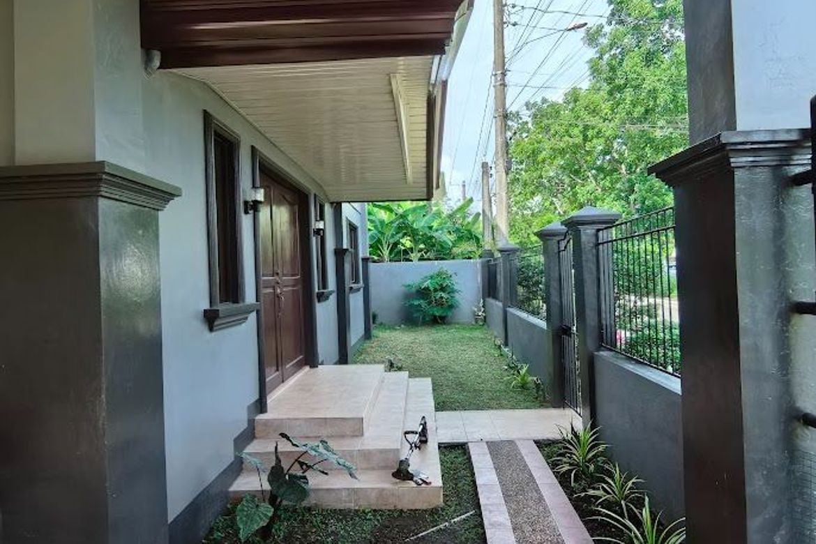 5 Bedroom House for Sale in Manville Royale, Pahanocoy, Bacolod, Negros Occidental – photo 4