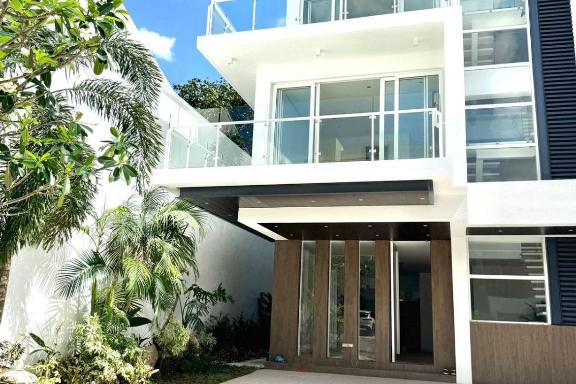5 Bedroom House for Sale in Matandang Balara, Quezon City, Metro Manila
