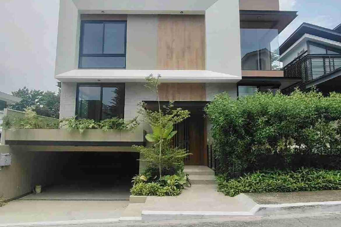 5 Bedroom House for Sale in McKinley Hill, Taguig, Metro Manila