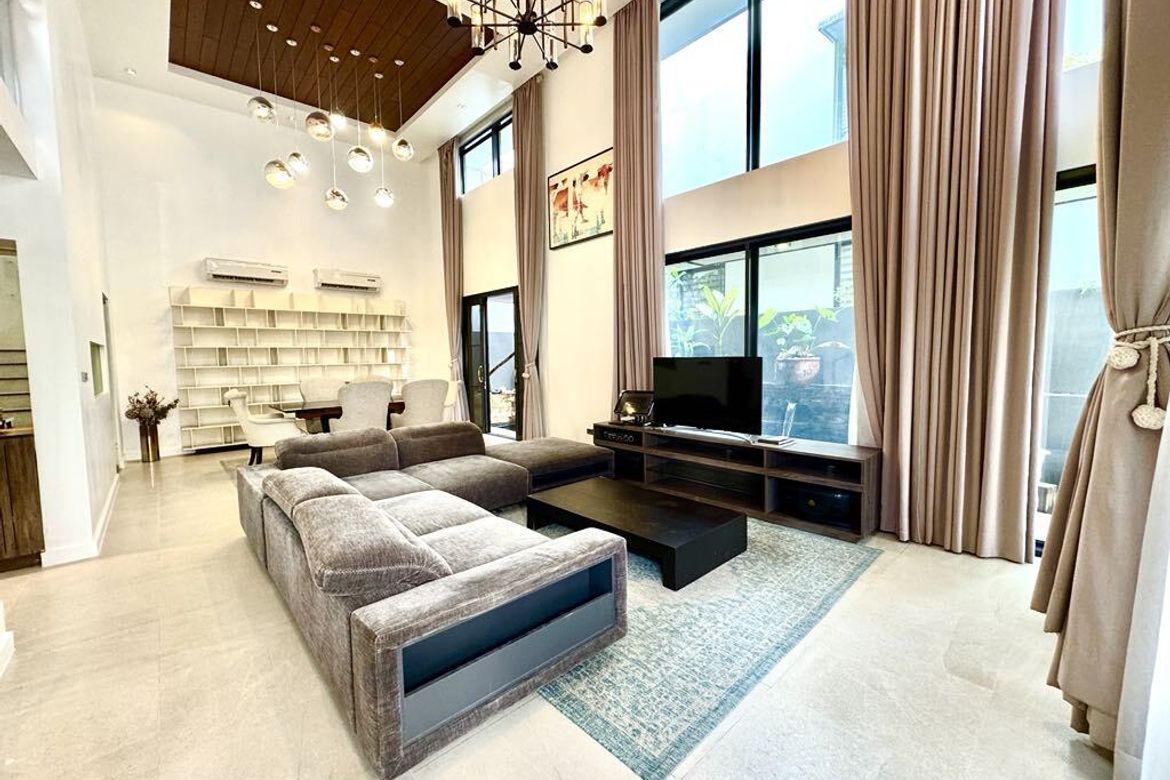 5 Bedroom House for Sale in McKinley Hill, Taguig, Metro Manila