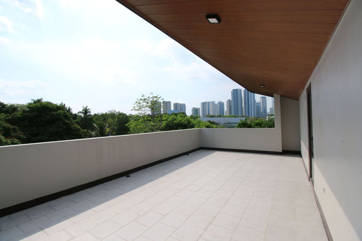 5 Bedroom House for Sale in McKinley Hill, Taguig, Metro Manila