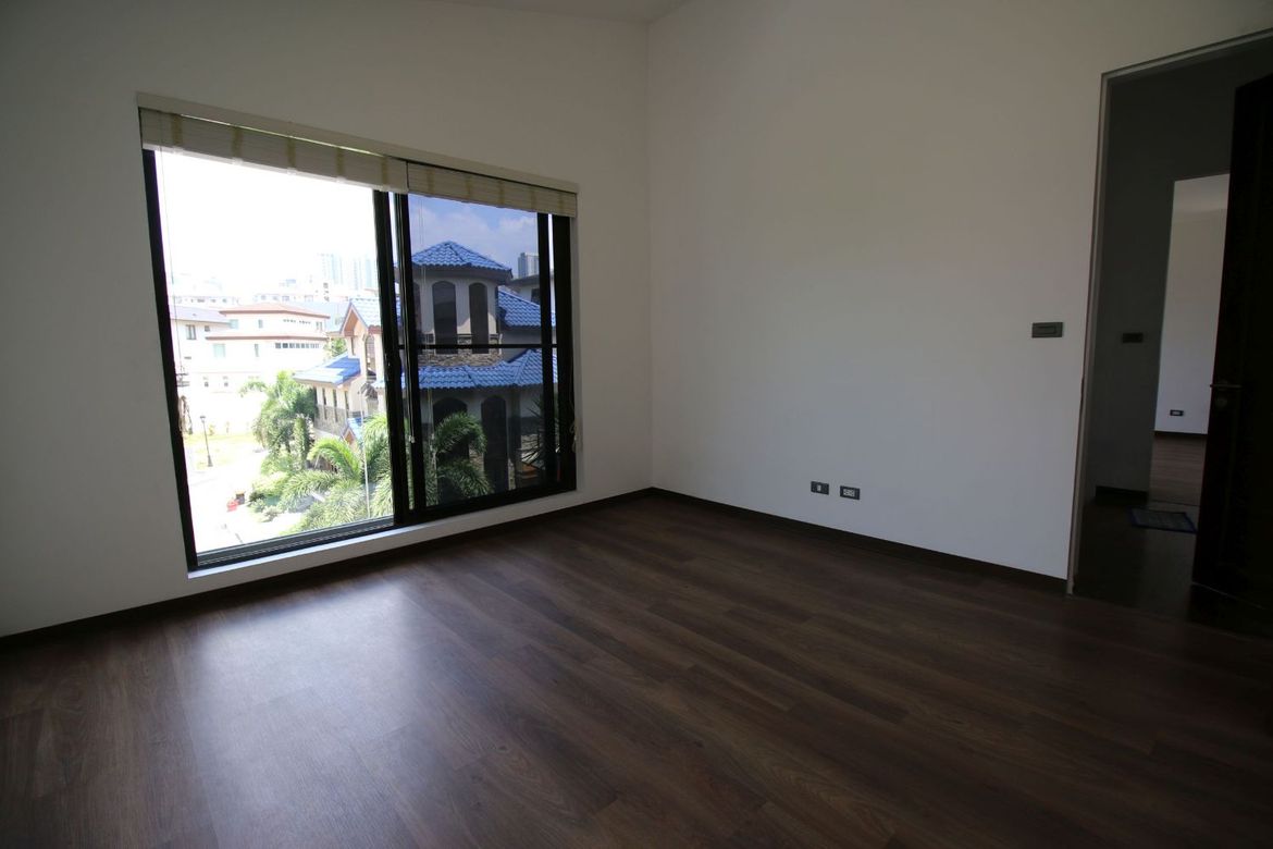 5 Bedroom House for Sale in McKinley Hill, Taguig, Metro Manila – photo 6