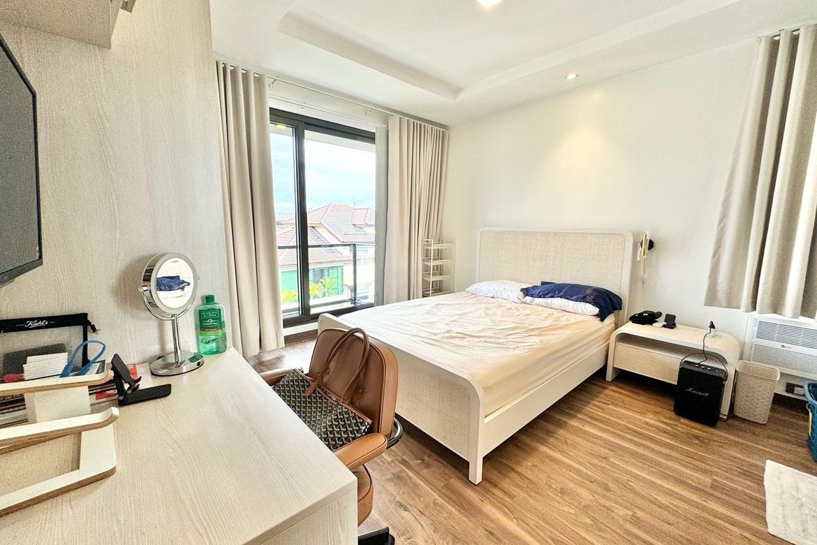 5 Bedroom House for Sale in McKinley Hill Village, McKinley Hill, Taguig, Metro Manila – photo 6