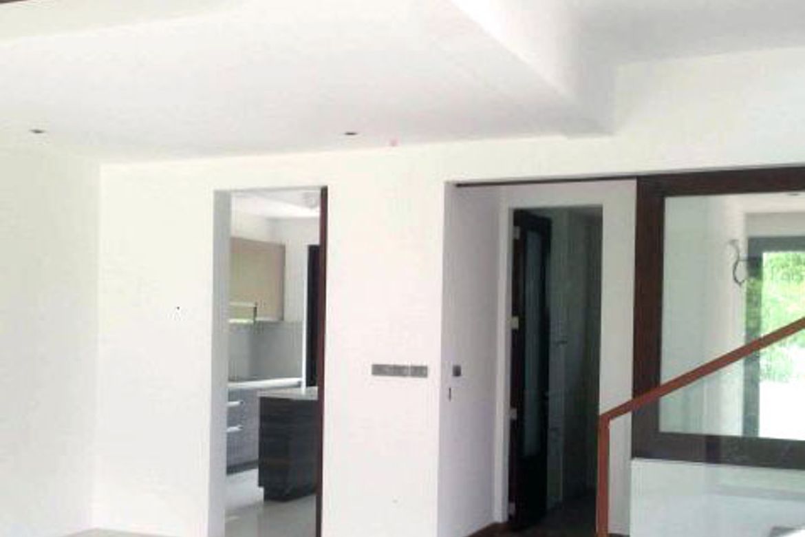 5 Bedroom House for Sale in McKinley Hill Village, McKinley Hill, Taguig, Metro Manila
